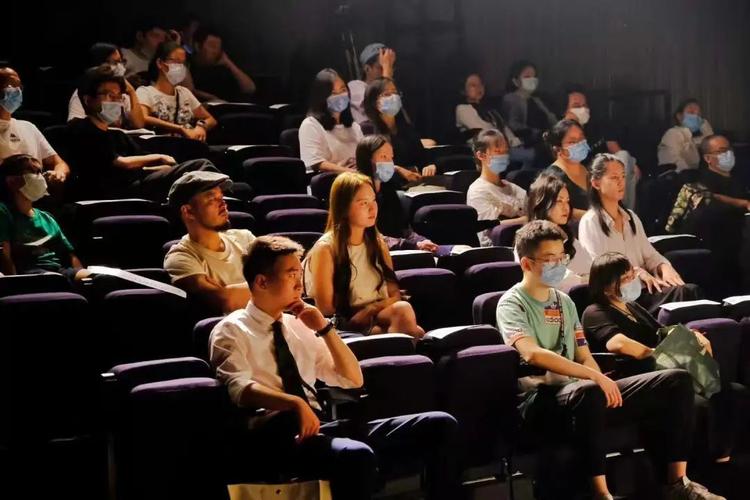 (三)暂缓新审批涉外,涉港澳台营业性演出活动(演职人员已在境内的除外